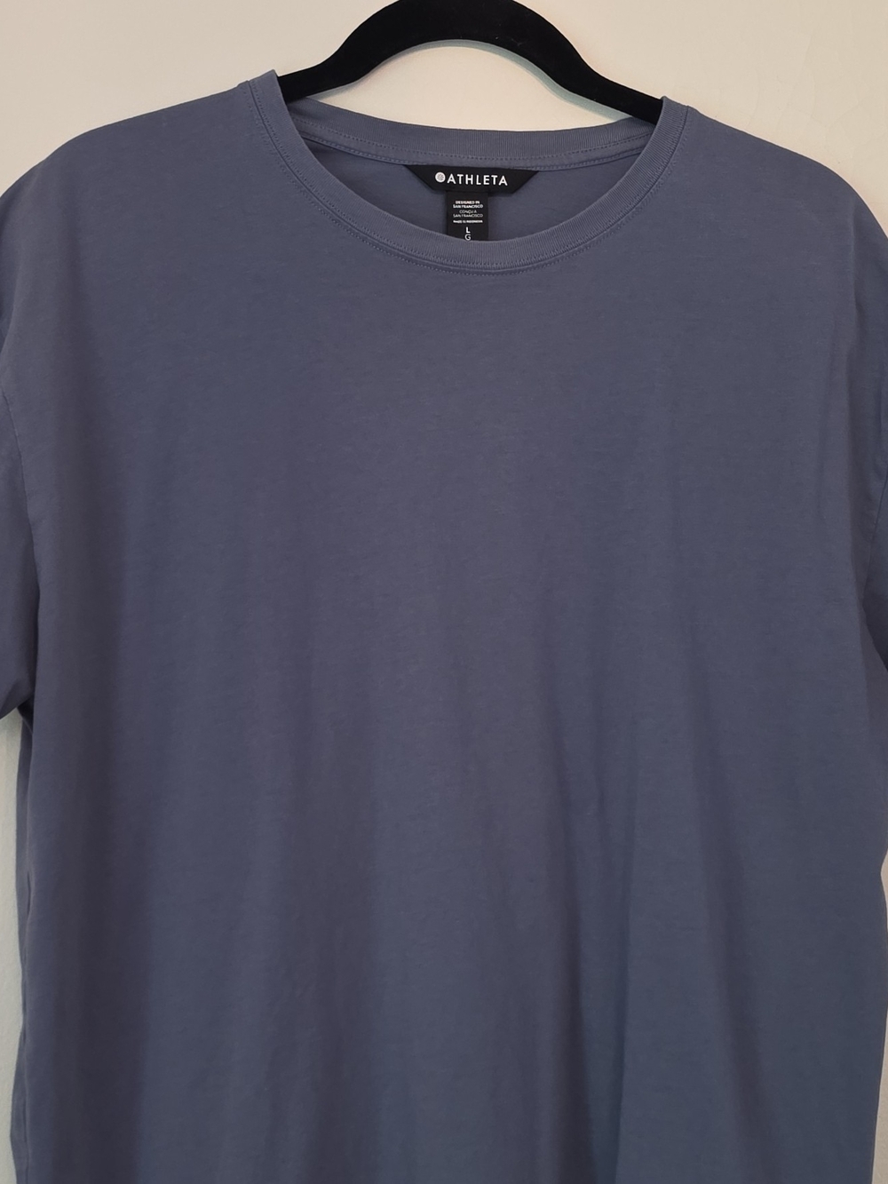 Athleta Men’s Slate Blue Crewneck Short Sleeve Tee
